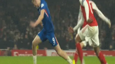 36岁退役战士22战独造14球，惊艳表现备受关注