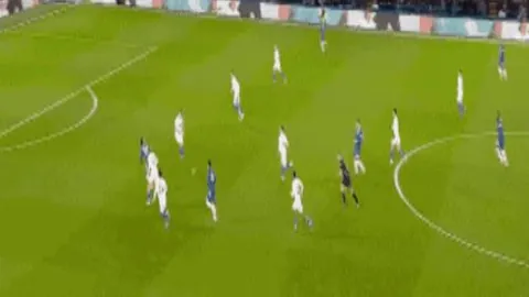 切爾切索夫教頭狂喝半瓶可乐！